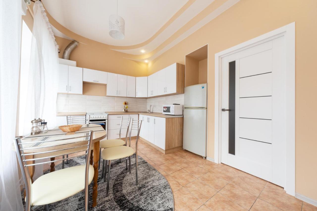 Apartment Center Of Odessa Ngoại thất bức ảnh
