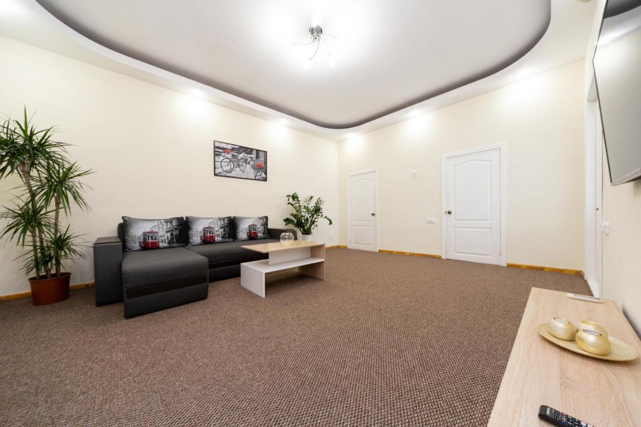 Apartment Center Of Odessa Ngoại thất bức ảnh