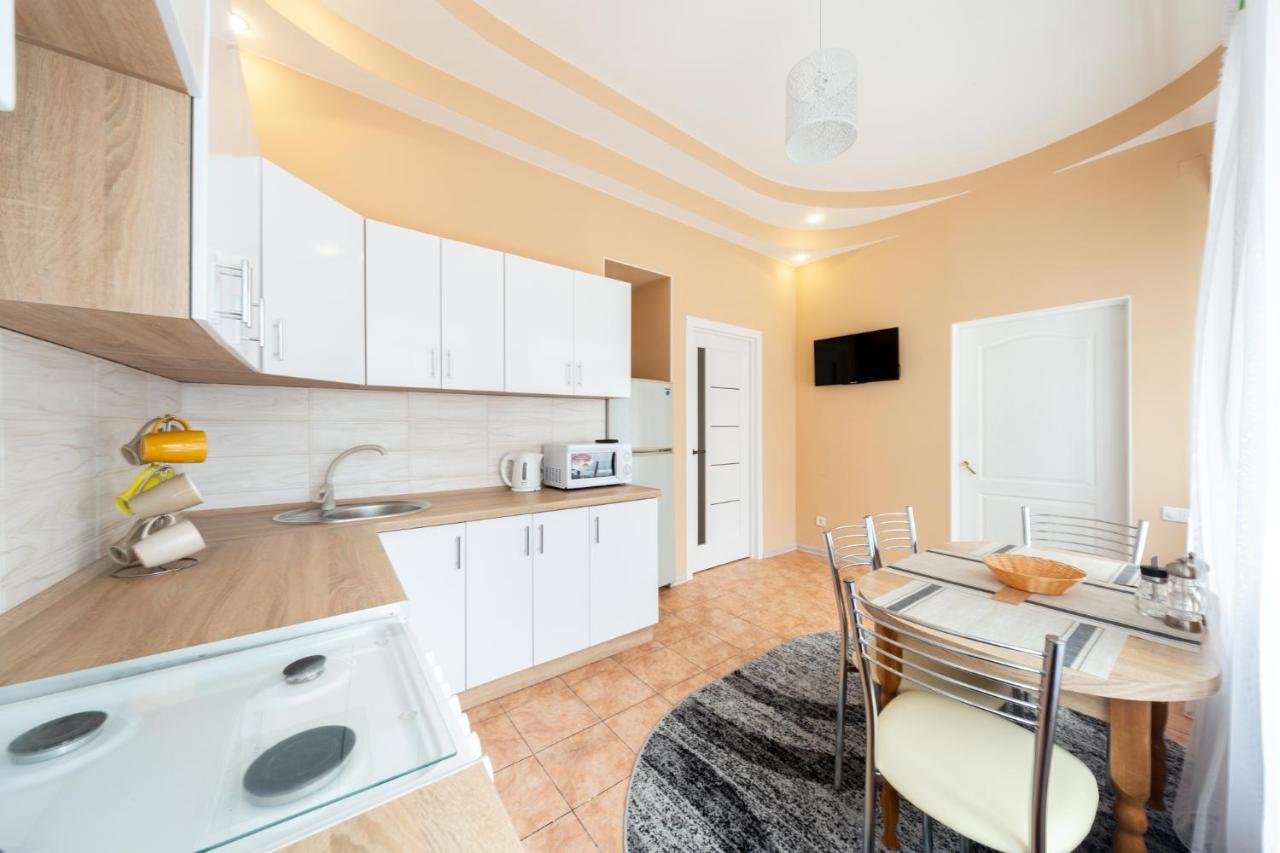 Apartment Center Of Odessa Ngoại thất bức ảnh