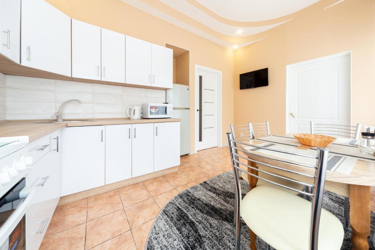 Apartment Center Of Odessa Ngoại thất bức ảnh