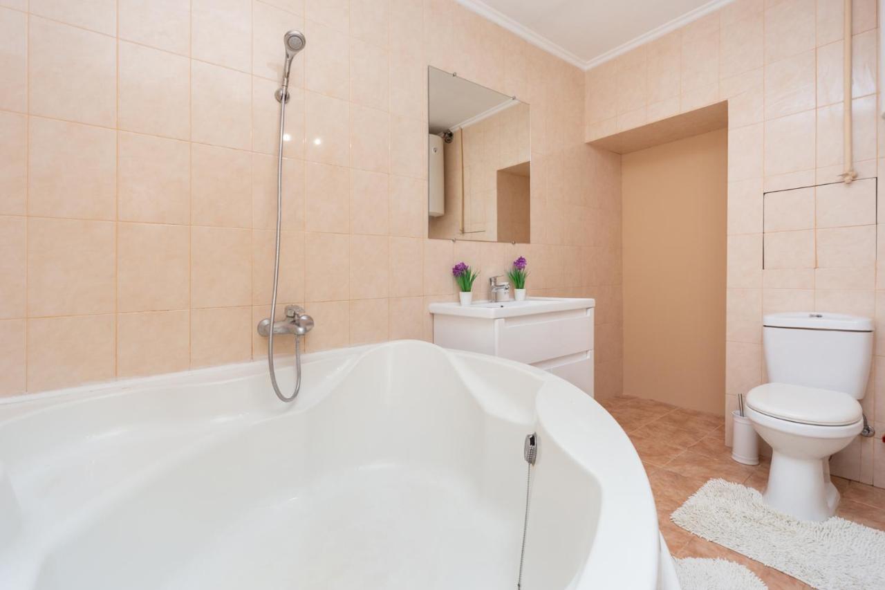 Apartment Center Of Odessa Ngoại thất bức ảnh