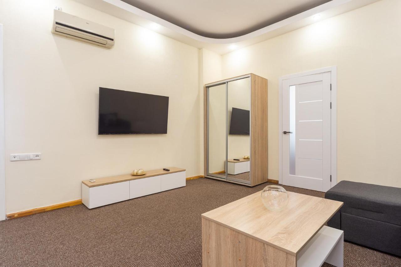 Apartment Center Of Odessa Ngoại thất bức ảnh