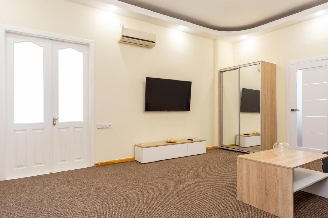 Apartment Center Of Odessa Ngoại thất bức ảnh
